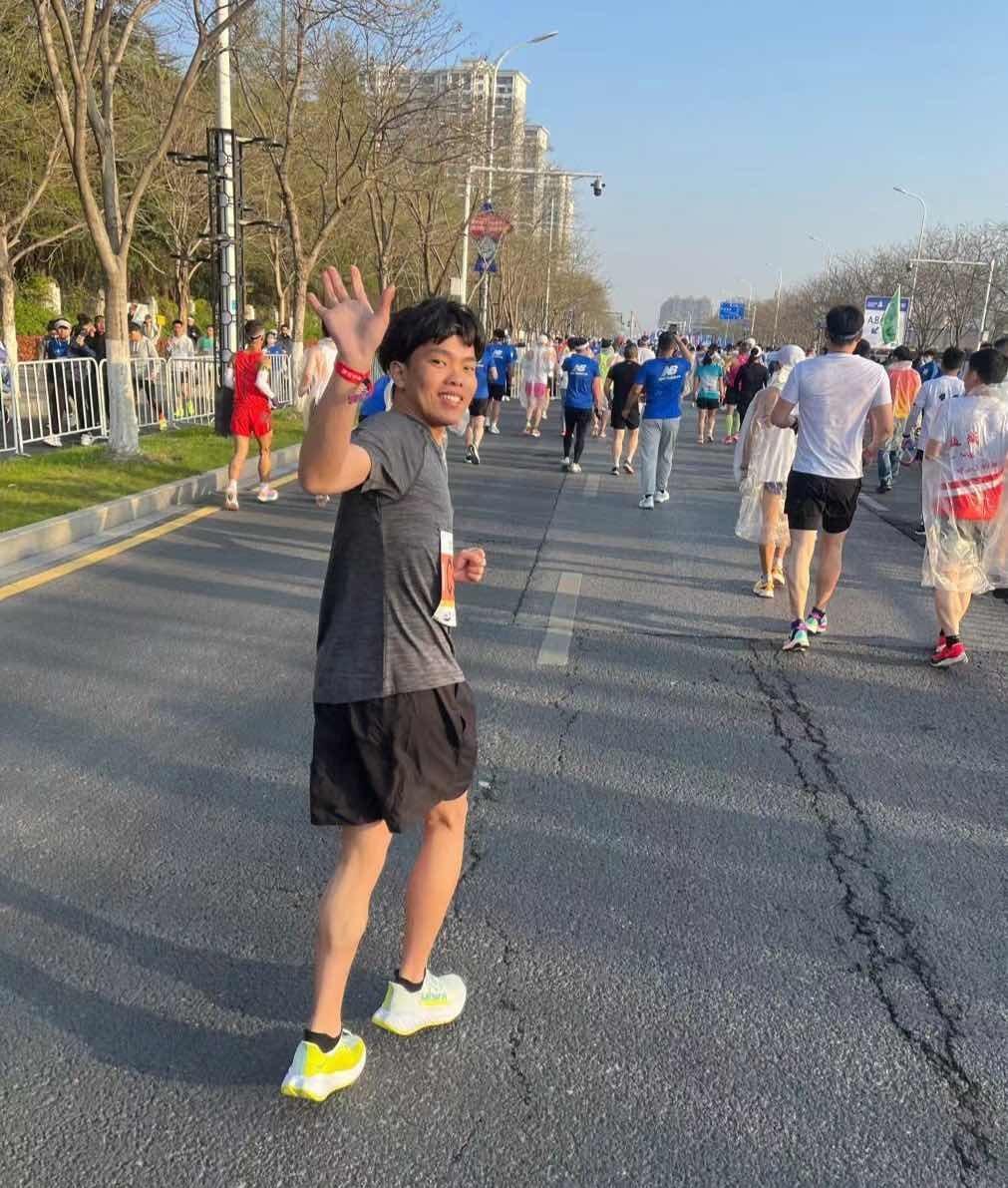跑步机马拉松比赛规则_跑步机马拉松多长时间完成_跑步机练马拉松