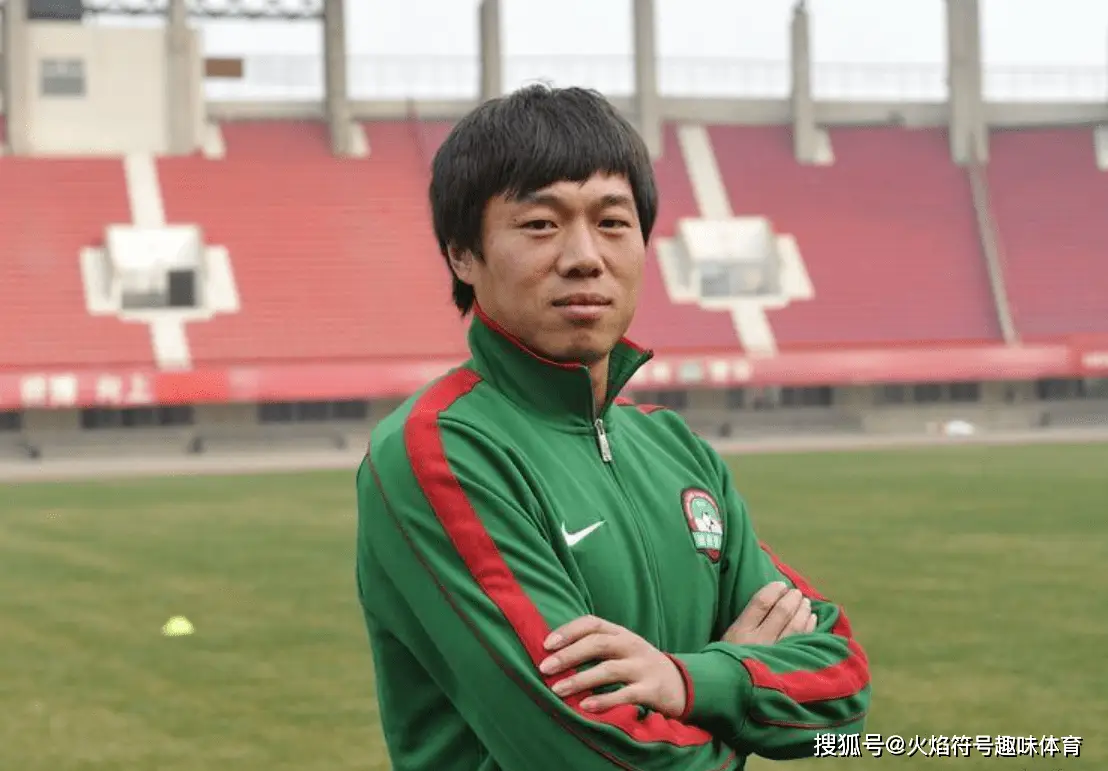 足坛十大倒钩_足球球员历史倒钩是谁_足球历史倒钩球员