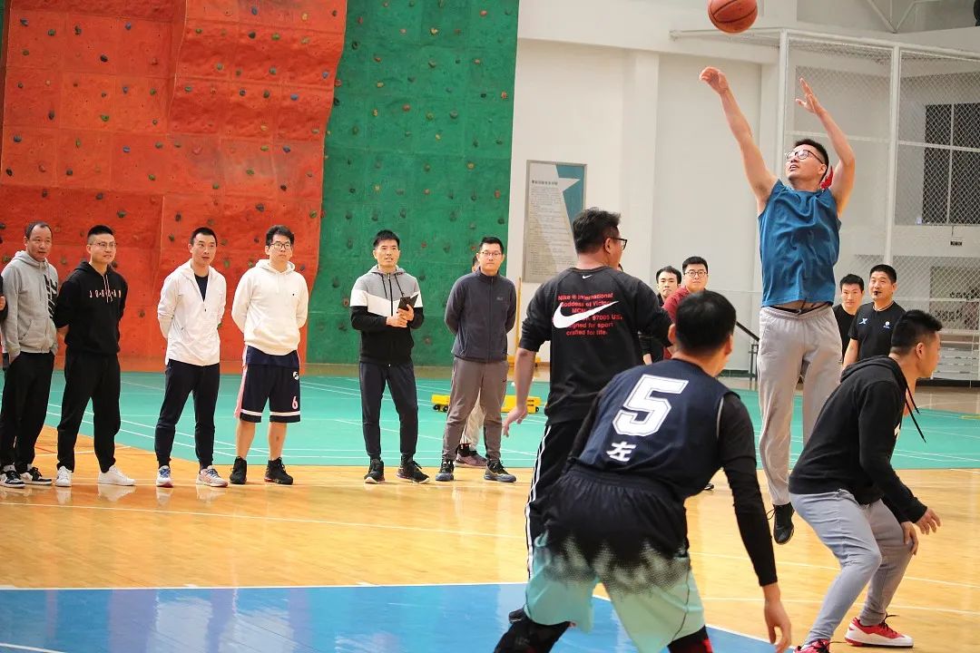 篮球演示文稿_篮球所有规则演示图片_演示篮球规则图片大全