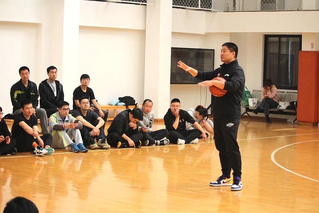 篮球所有规则演示图片_篮球演示文稿_演示篮球规则图片大全