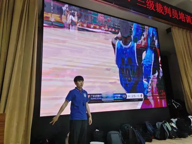 篮球表演赛规则_篮球所有规则演示图片_篮球演示文稿
