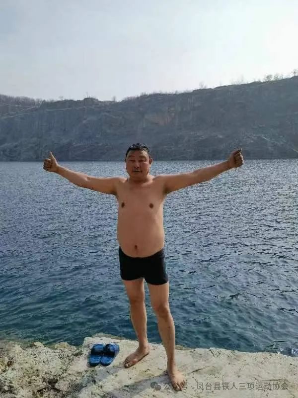 跳水游泳技巧提高蹬腿技术_怎么提高游泳跳水蹬腿技巧_怎么跳水游泳