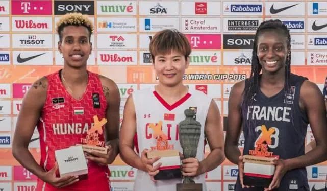 中国女篮 3X3 世界杯夺冠，创造中国篮