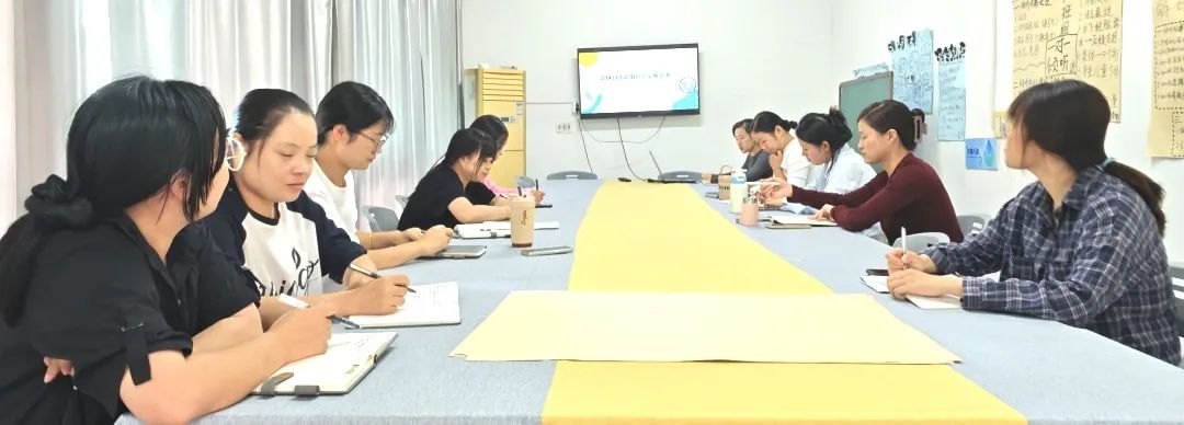 足球传接球小游戏_足球如何传接球_足球游戏传接球技巧视频