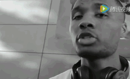 打篮球秀操作_篮球如何秀球过人_一个人打篮球秀球技巧视频