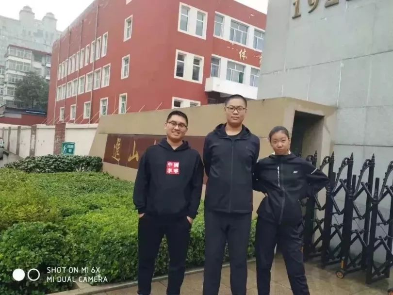 篮球规则新手入门英语_篮球规则英语翻译_打篮球的规则和技能英语