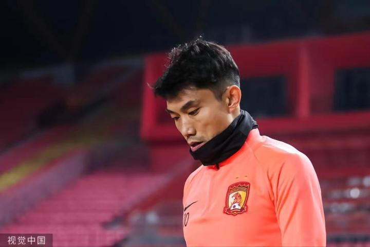 足球历史中场球员排名_中国足球历史优秀中场_足球中场历史排名