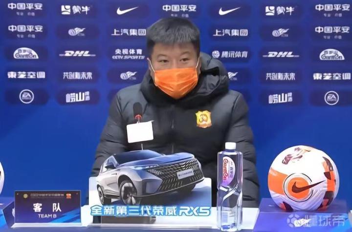 足球历史中场球员排名_中国足球历史优秀中场_足球中场历史排名