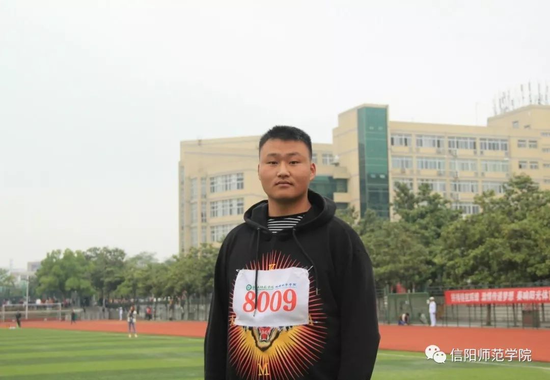 女生怎么踢足球技巧最快_踢足球技巧女生图片_踢足球技巧女生视频