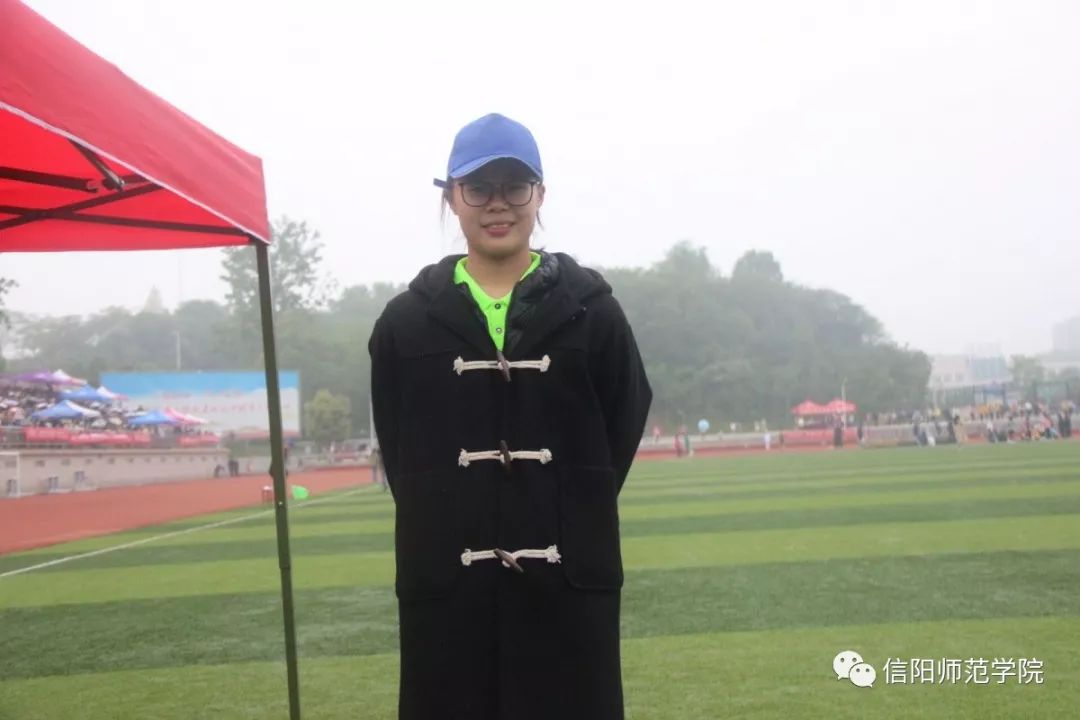 踢足球技巧女生视频_踢足球技巧女生图片_女生怎么踢足球技巧最快