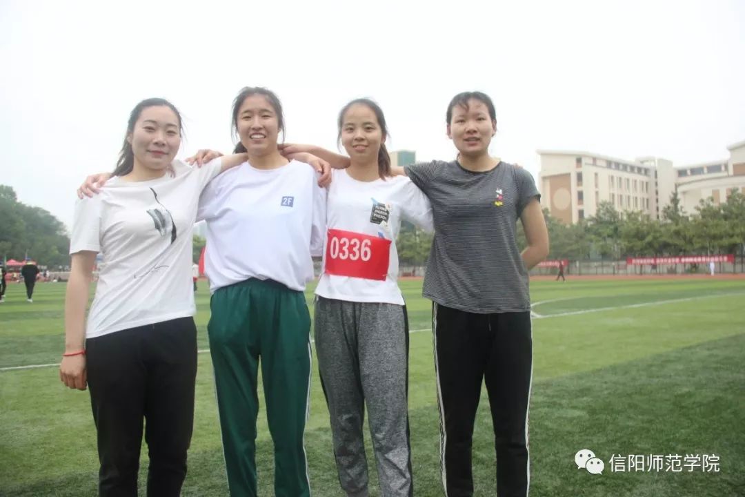 女生怎么踢足球技巧最快_踢足球技巧女生图片_踢足球技巧女生视频