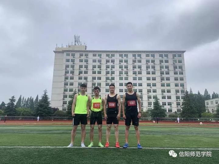 女生怎么踢足球技巧最快_踢足球技巧女生图片_踢足球技巧女生视频
