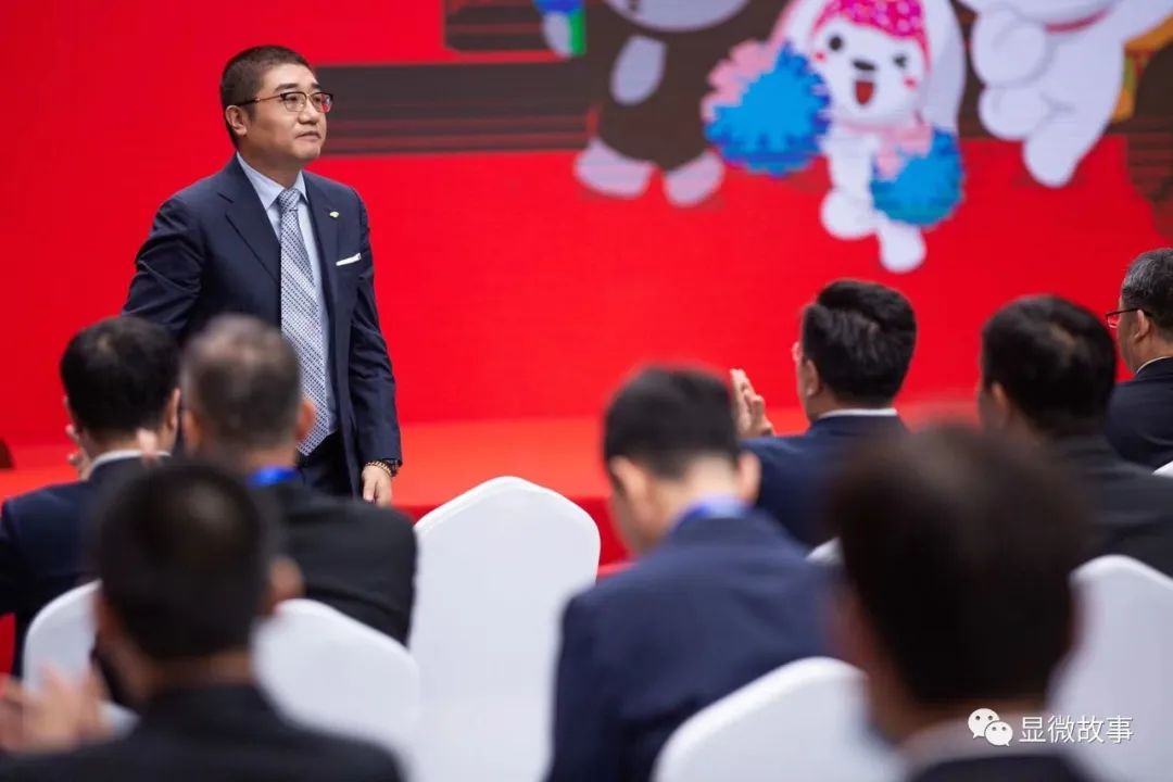 女生足球怎么踢_女生怎么踢足球技巧最快_女生踢足球的技巧