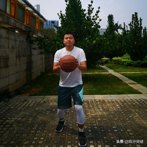 中考篮球的规则和技巧有哪些_中考篮球规则技巧有几种_中考篮球的规则