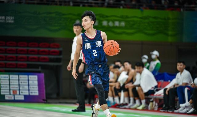 东亚青年运动会举行，广东球迷关注刘维伟带