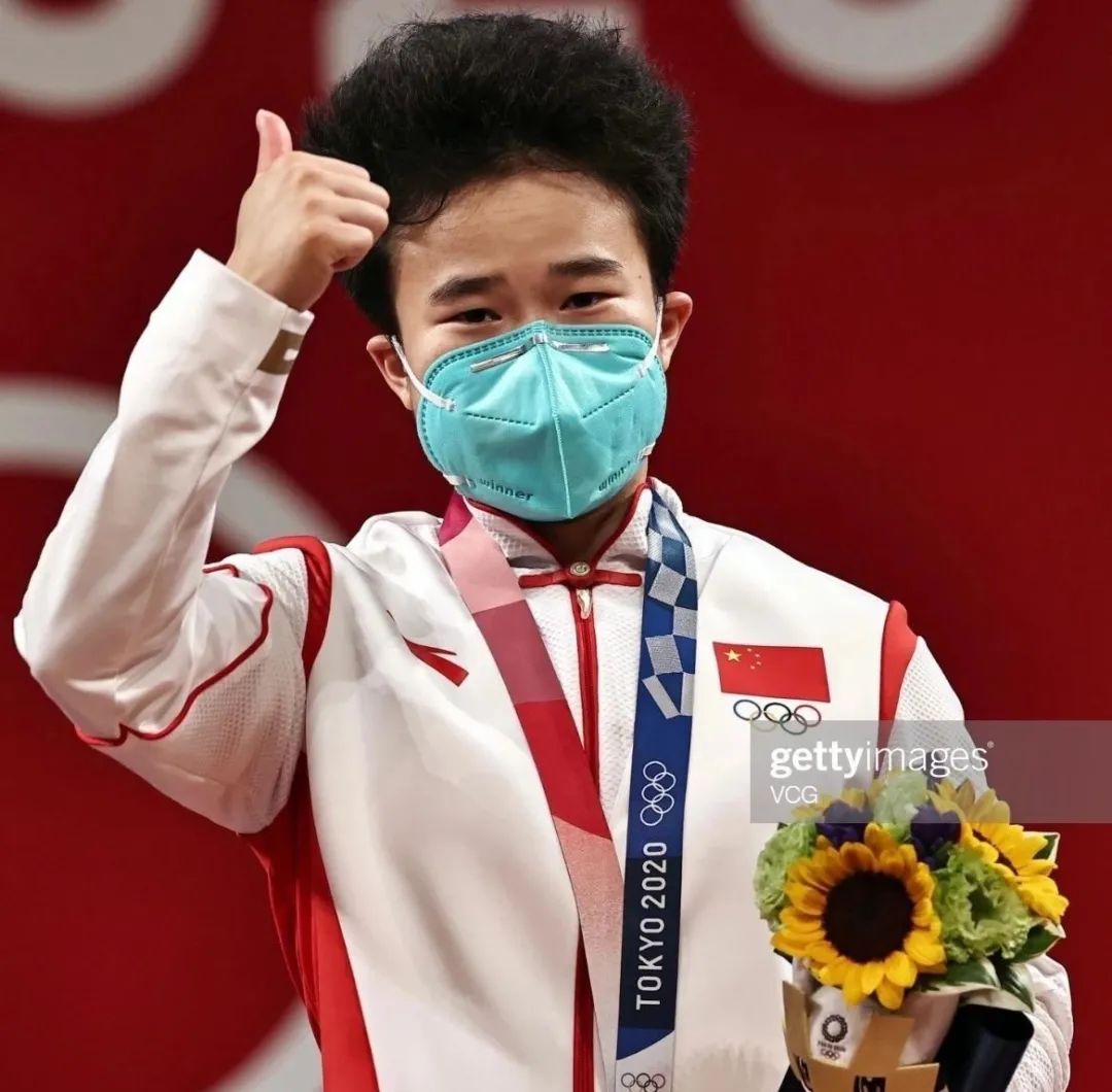 举重运动员的腰伤_举重腰伤冠军_举重运动员腰部受伤
